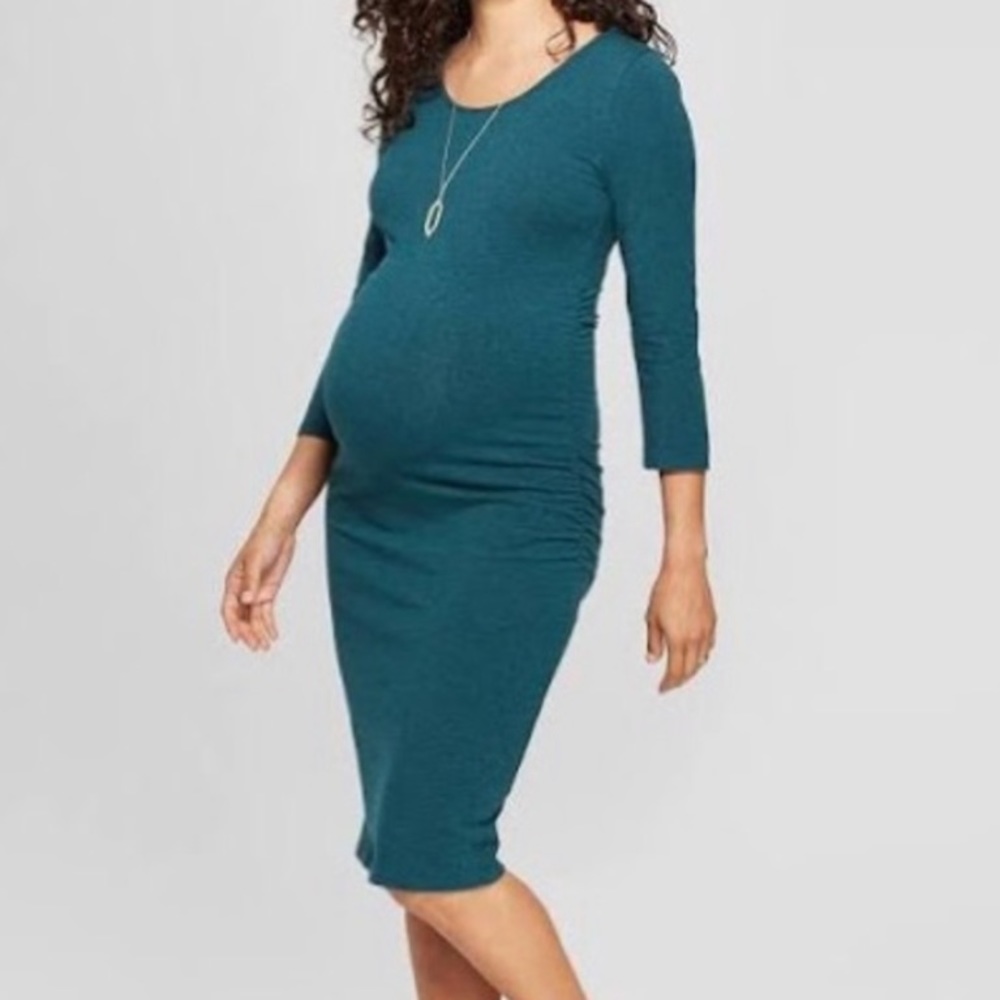 Ingrid & Isabel 3/4 sleeve maternity dress